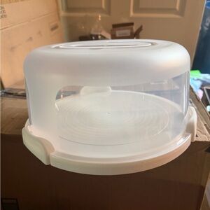 White Cake Carrier with Clear Lid